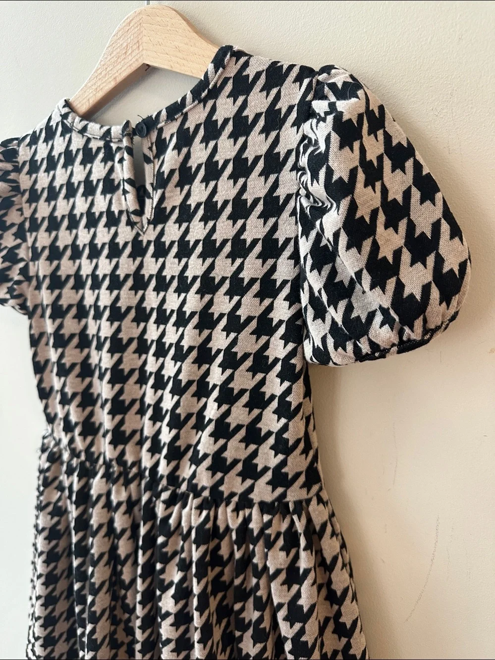 Tahari Girls Size 6 Black & Cream Houndstooth Puff-Sleeve Dress